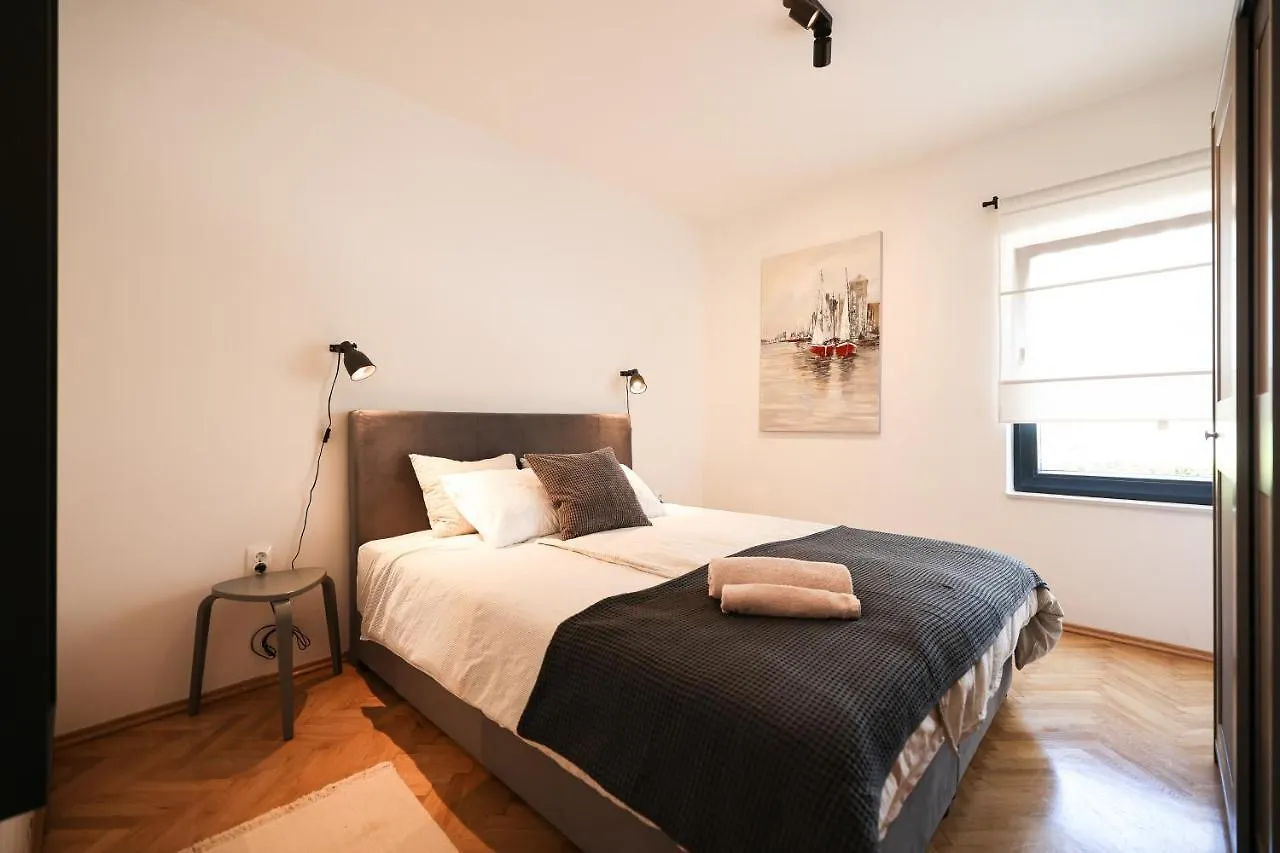 Old Road Apartment Vir 0*,  Croatia