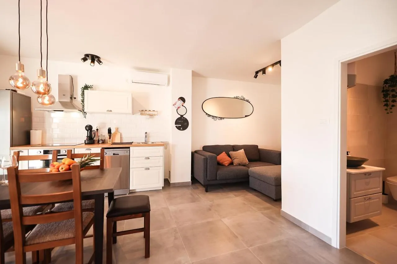 Ferienwohnung Old Road Vir Kroatien